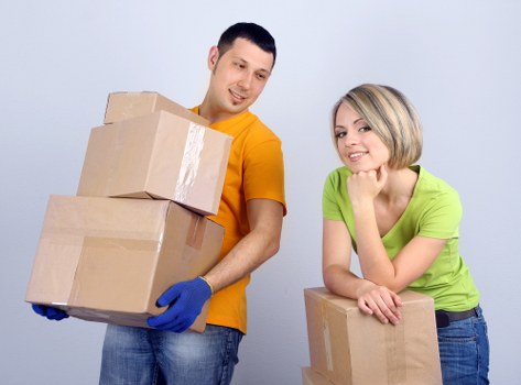 Moving team providing a free quote for a local house move